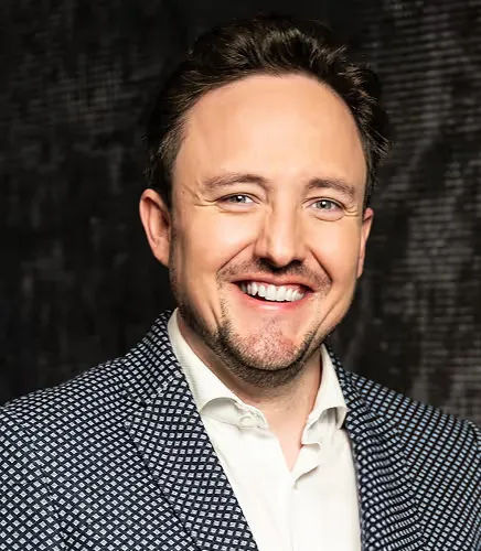 Maxim Holzapfel, Berater bei der myConsult OHG